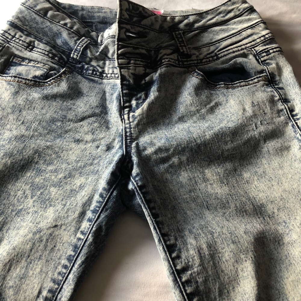 Acid washed jeans